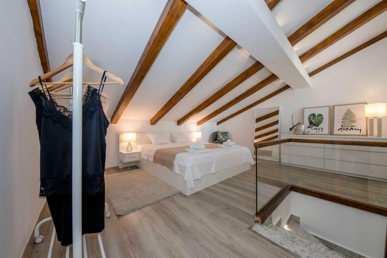 Villa Bella Banjol Esterno foto